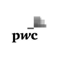 Um logotipo preto e branco para pwc com um prédio ao fundo.