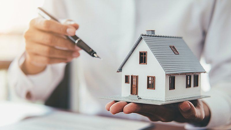 Em apenas 2 meses, o profissional poderá atuar em diferentes tipos de áreas, podendo realizar avaliações para empresas, clientes particulares, prefeituras, órgãos públicos em geral, consórcios imobiliários e no campo de ações judiciais.