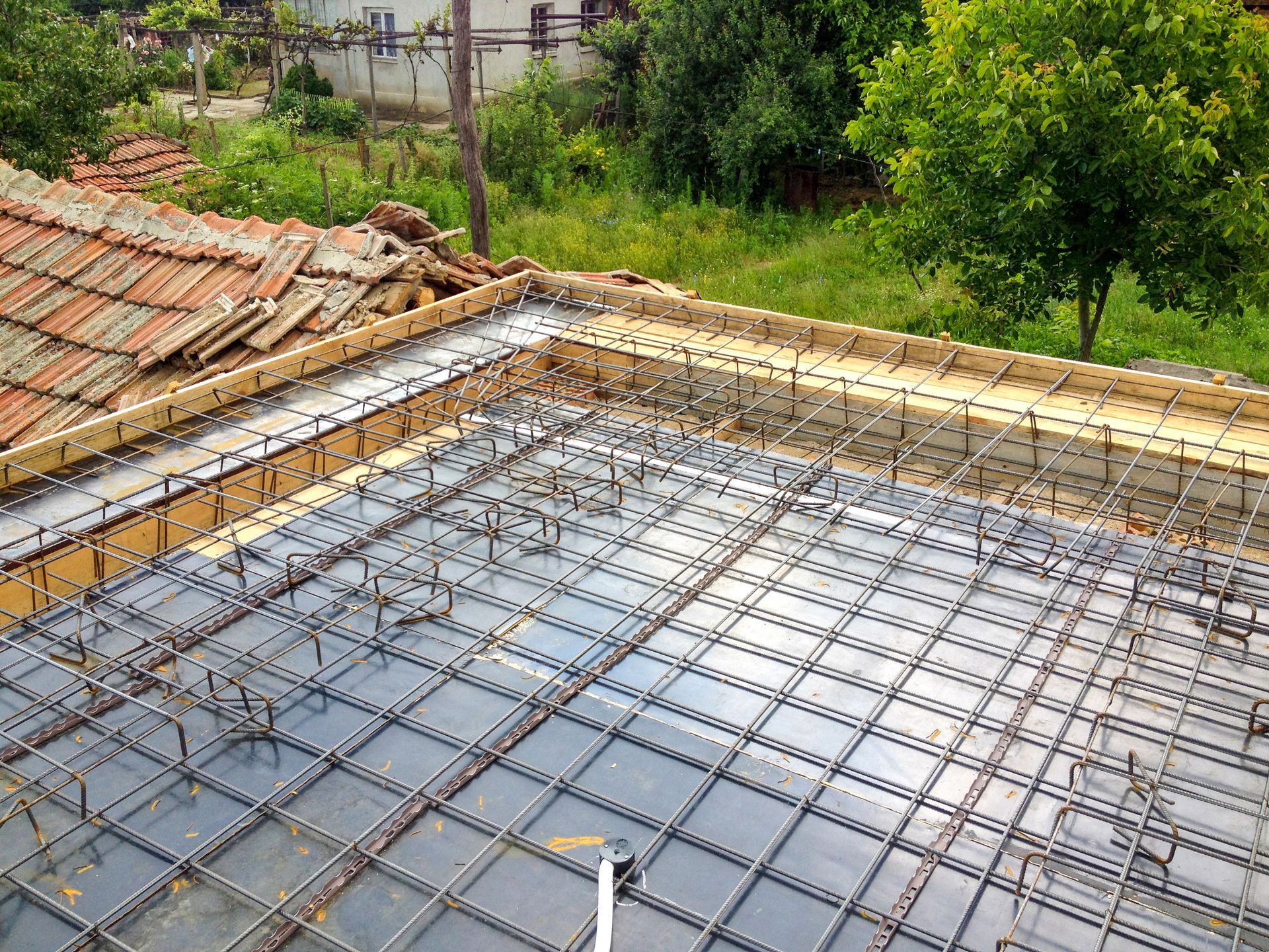 Construction of formwork and reinforcement