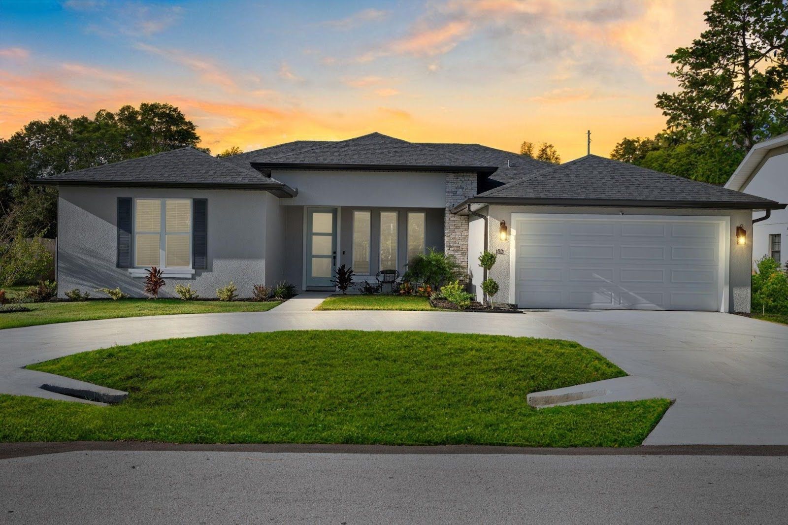 This move-in ready Caspian Homes property in Palm Coast features a clean, modern design and is fully