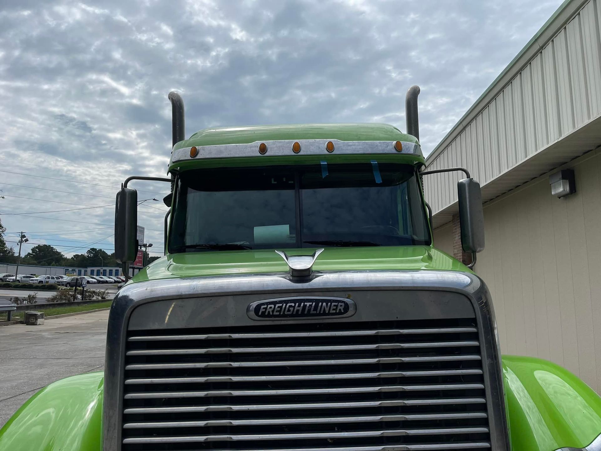 Semi-Truck Windshield Replacement in Grayson, GA Semi-Truck Windshield Replacement in Grayson, GA