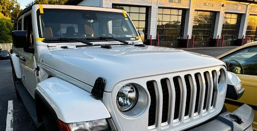 Jeep Wrangler windshield repair near Grayson, GA