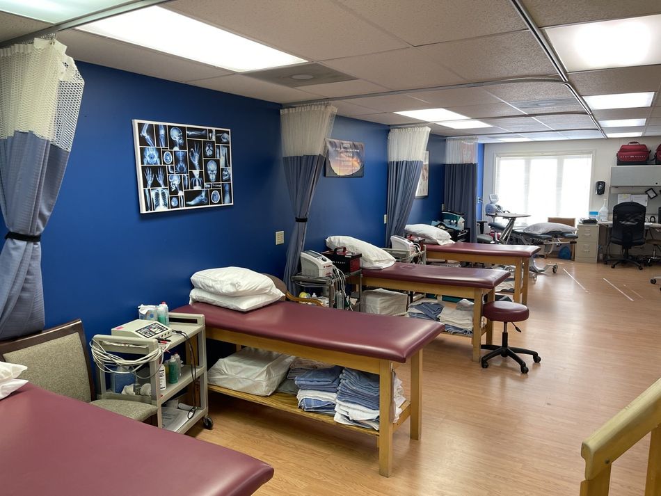 Woman with Orthopedic Problem Exercising — Normal, IL — Turning Point Therapies Woman with Orthopedic Problem Exercising — Normal, IL — Turning Point Therapies