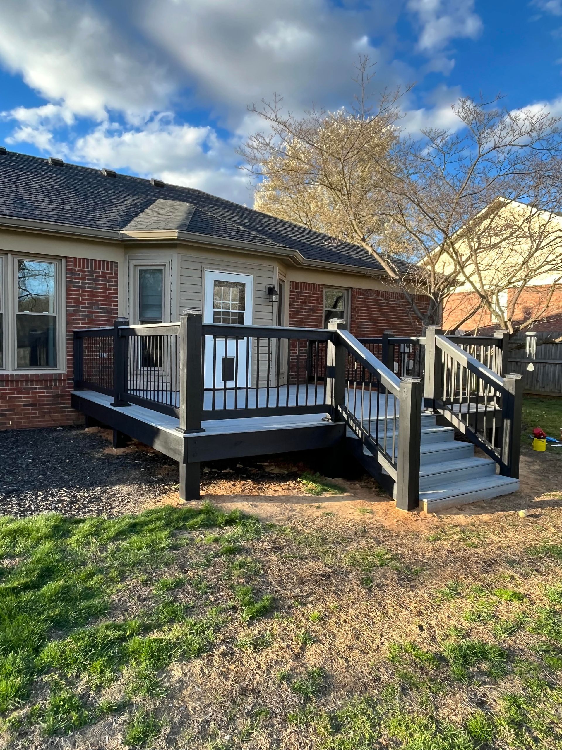16x18 deck built in Goshen, KY by Deck Heads