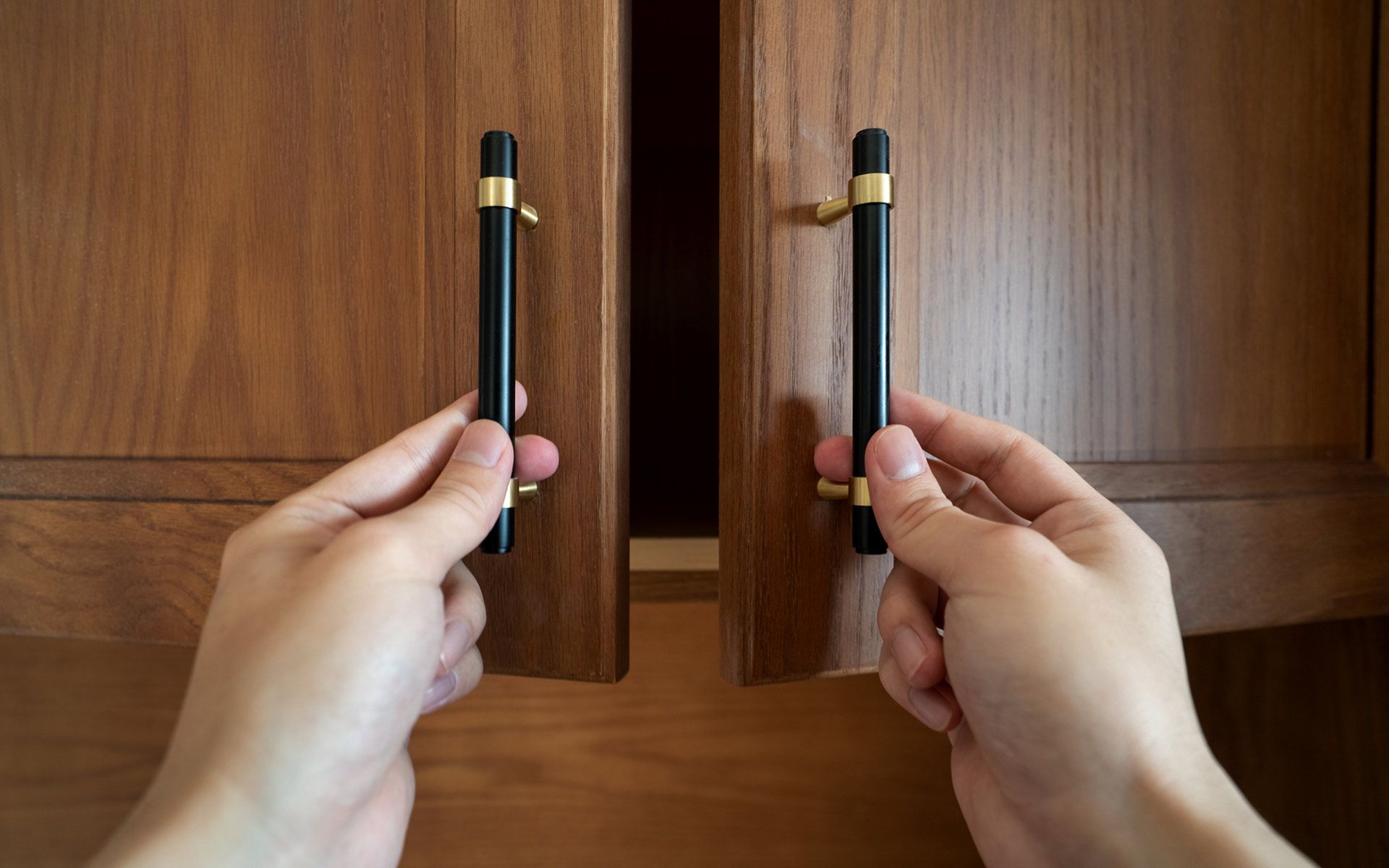 Hardware Supply Cincinnati, OH Bona Decorative Hardware