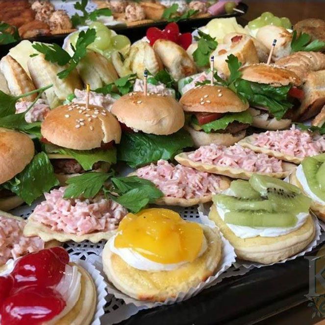 Charolas y canapés