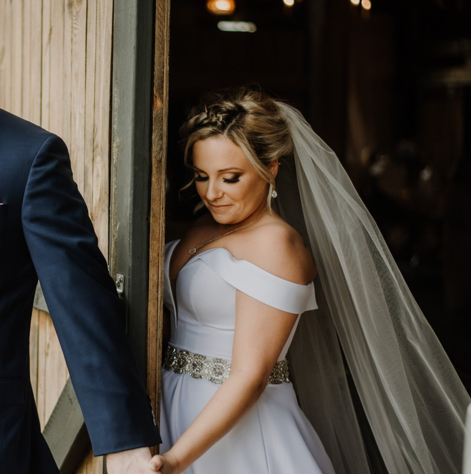 Glam wedding makeup dramatic