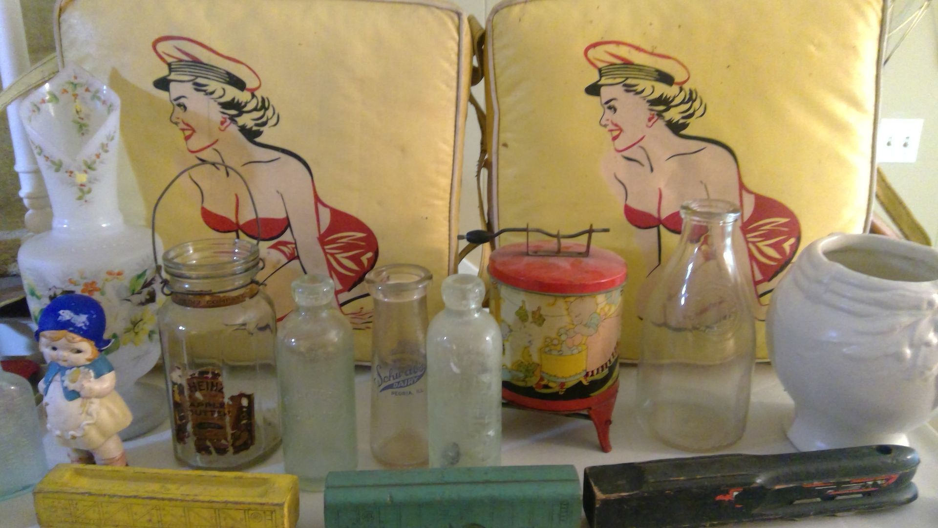 Small Jars | Anne's Anteex | Lake Ave., Peoria, IL