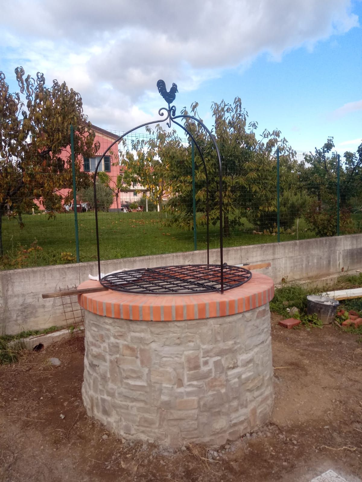 griglia di copertura in ferro per pozzo