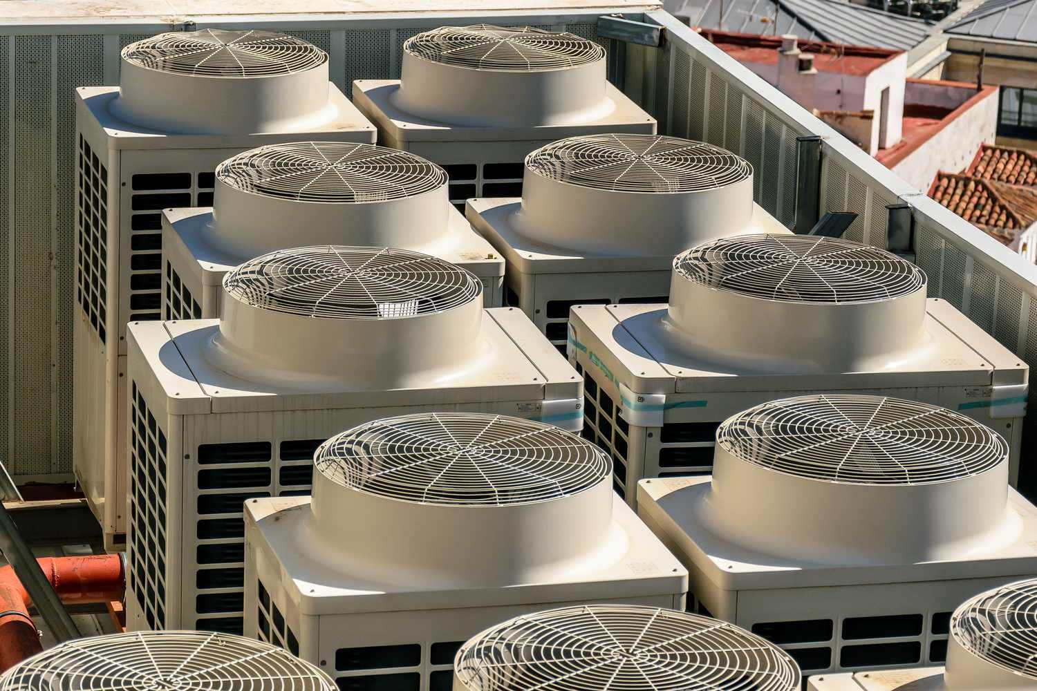 LoRaWAN monitoring for data center cooling systems