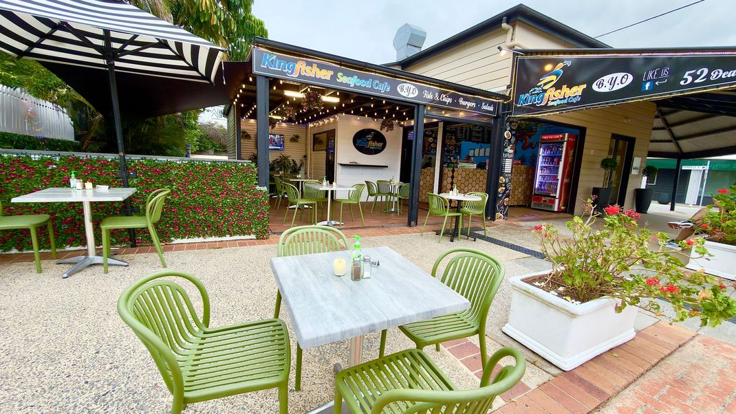 the Best fish and chips Shop of kingfisher seafood cafe