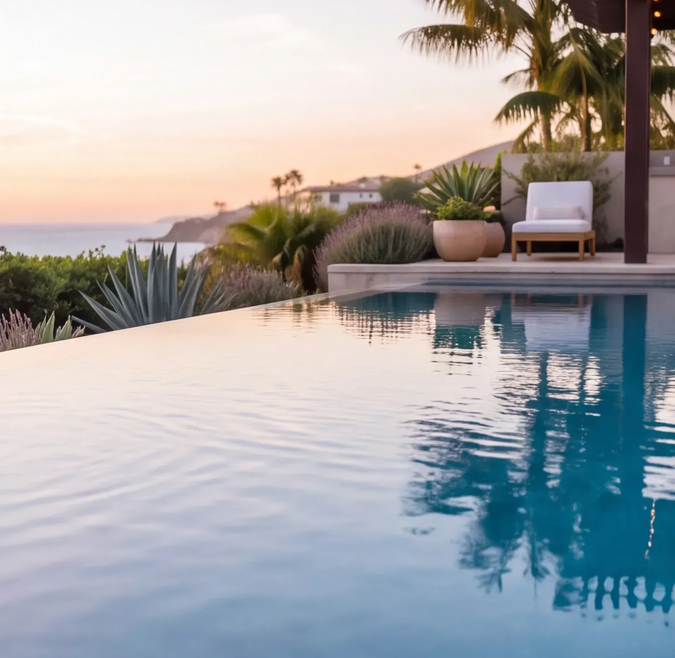 Infinity edge pool in laguna beach by Costa Outdoor Living
