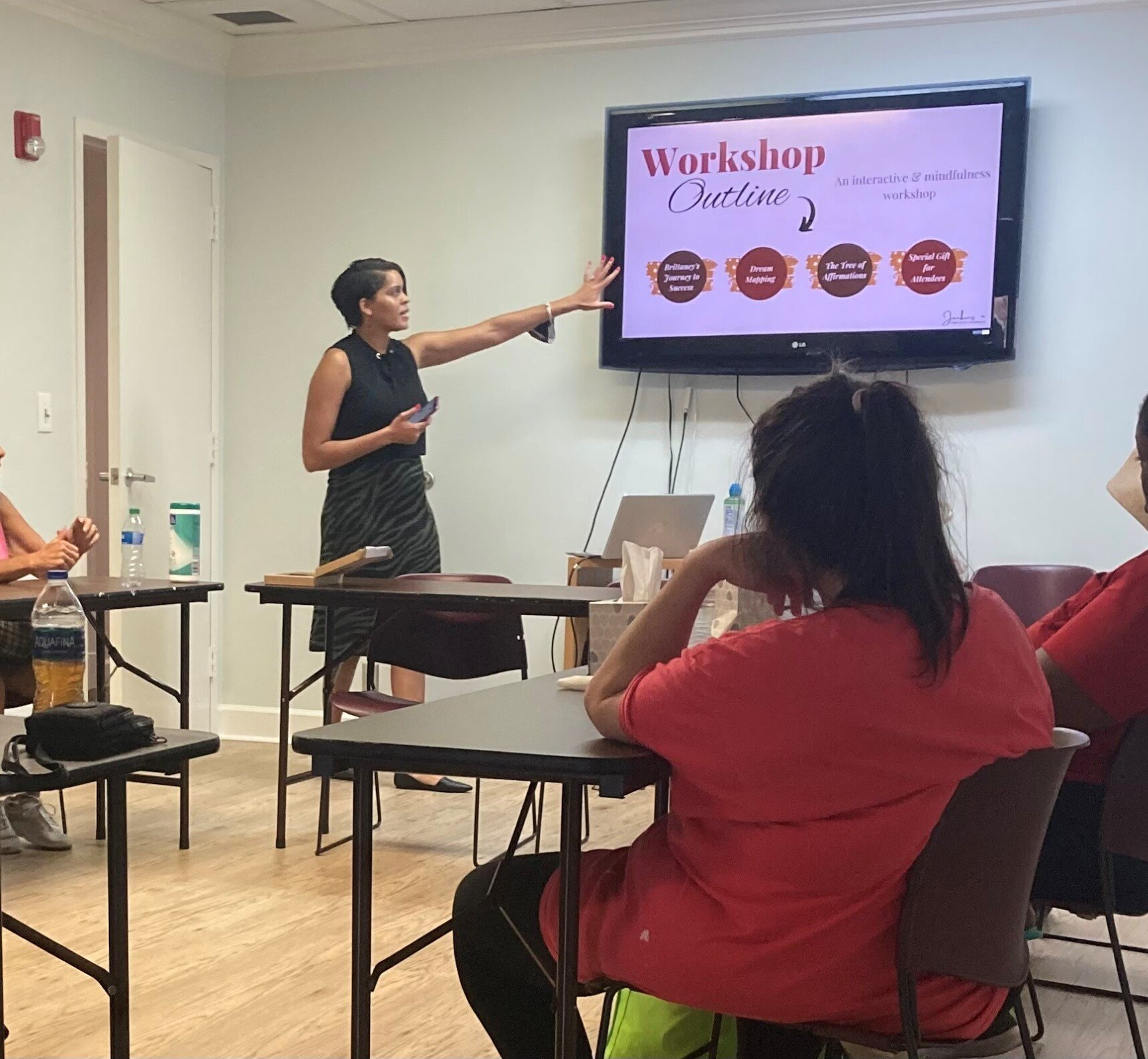 brittaney jenkins facilitating a public health consulting workshop