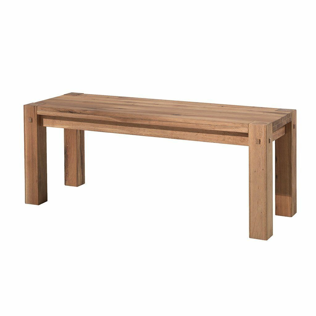 Banc rectangulaire en bois à quatre pieds massifs, brun clair.