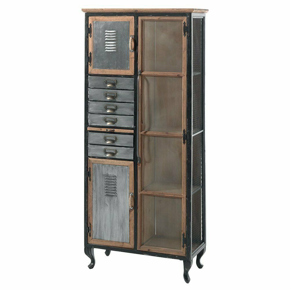 Une armoire en bois avec tiroirs et portes vitrées sur fond blanc.