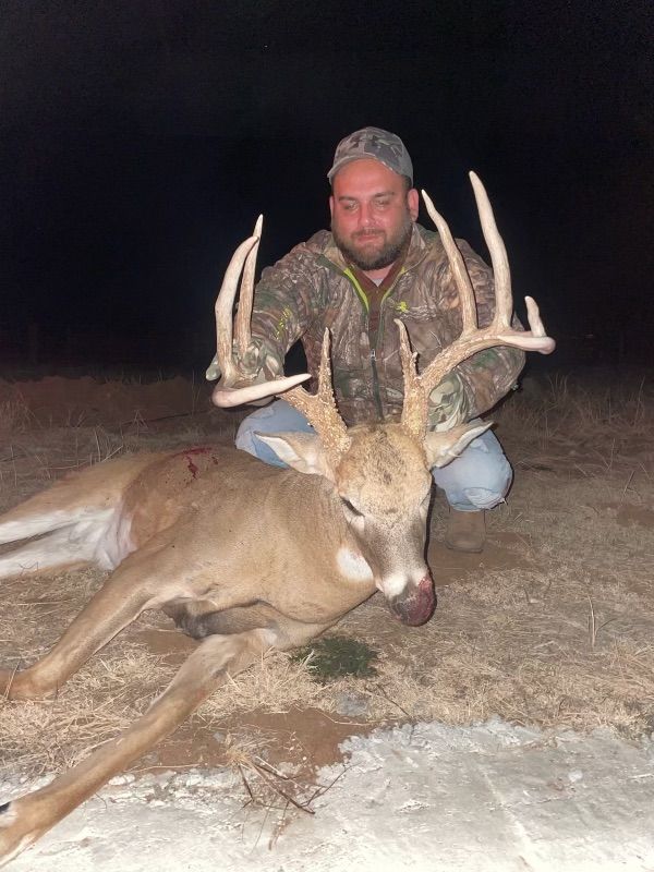 Whitetail deer hunting outfitter Oklahoma, whitetail deer hunting guide Oklahoma, whitetail deer hunt OK, ranch, free range
