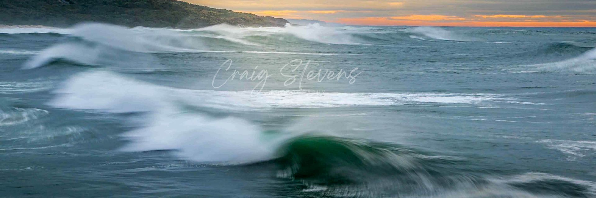 Rolling Ocean Waves at Sunset with Gray Blue Water and Orange Light on The Horizon — Craig Stevens Photography in Pearl Beach, NSW
