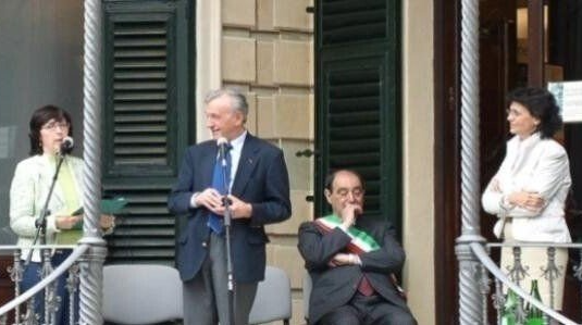conferenza con premio Nobel e sindaco