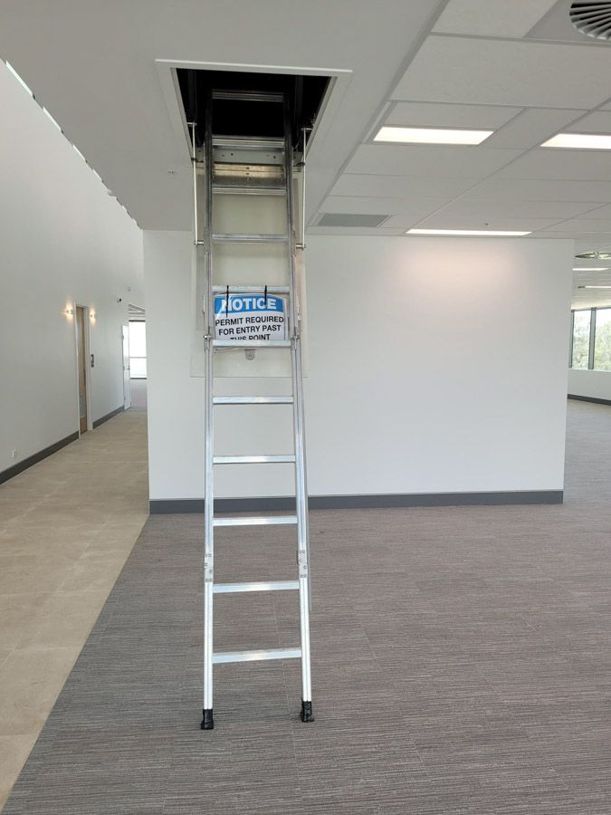 Roof hatch and walkway for a compliant roof access