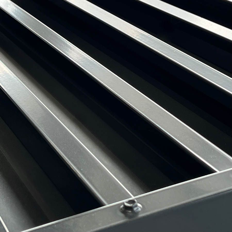 Louvre Screen for plant platforms in roof safety