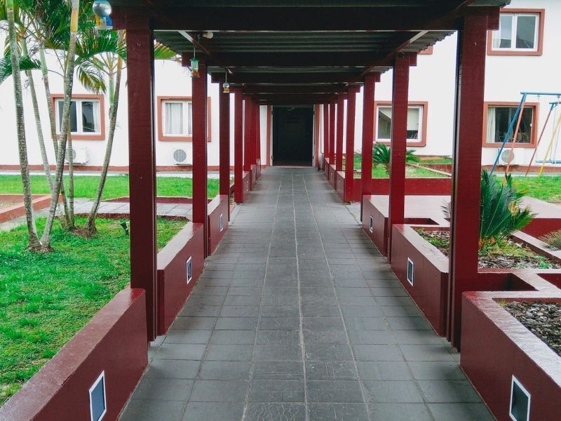 Corredor externo do hotel