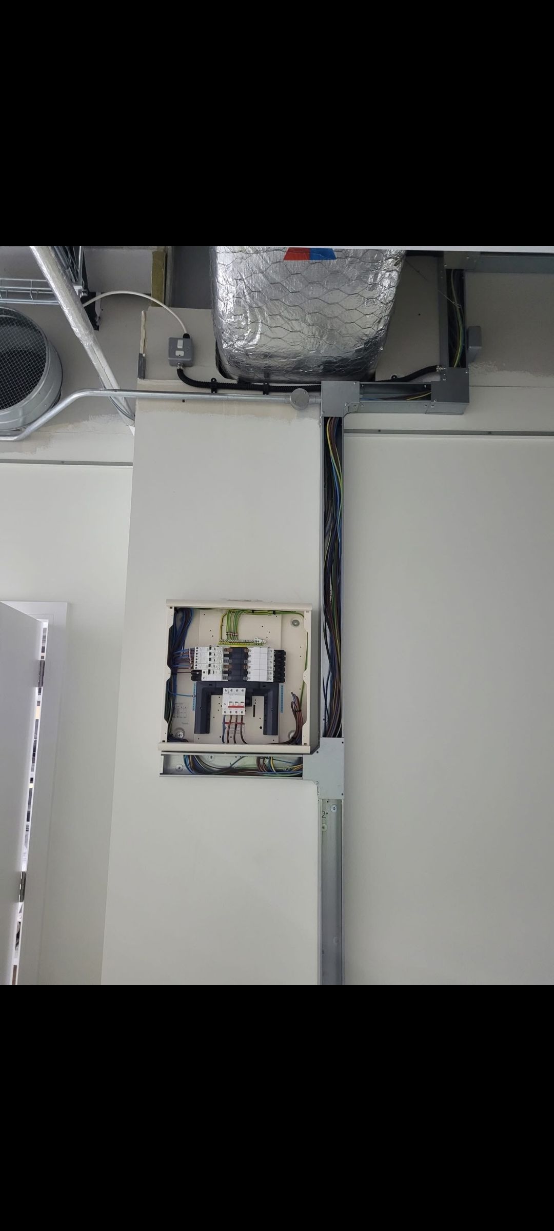 Emergency Electrician Swindon