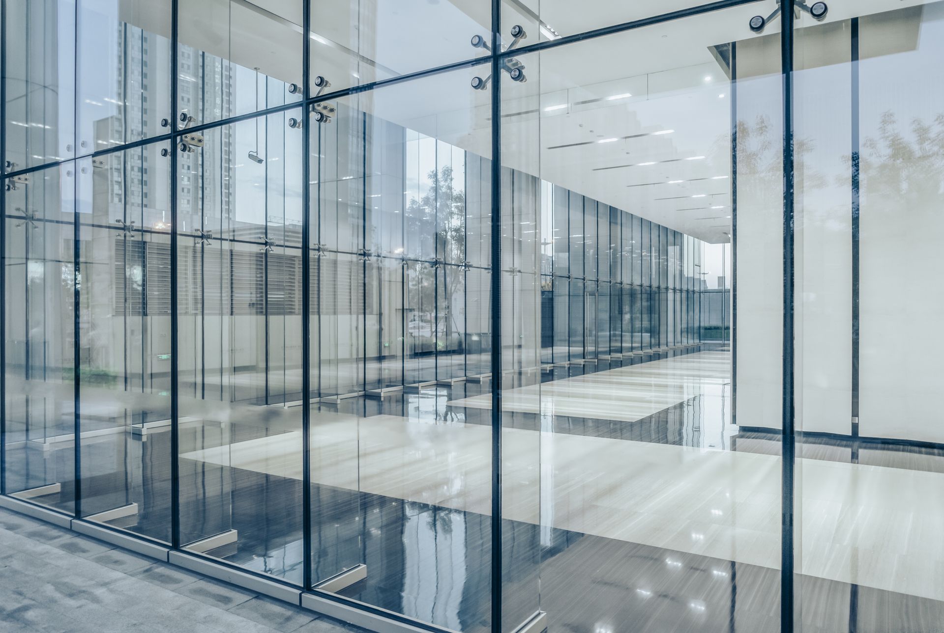 Beautiful Glass Wall - Woodbridge, VA - Woodbridge Glass Co.