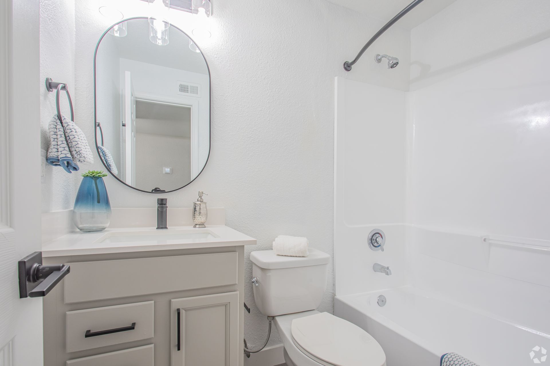 Solaire on Scottsdale Apartments for Rent in Tempe, AZ