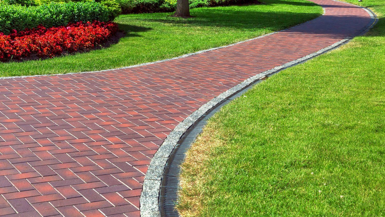 Landscape Curb — Portsmouth, VA — Smiley's Masonry Inc.