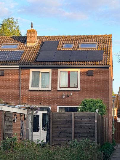 Mooi project afgerond. Een Sigenergy Offgrid gateway met Sigenergy Thuisbatterij met 13 DMEGC full black 465 wp zonnepanelen. Een Sigenergy Offgrid gateway met Sigenergy Thuisbatterij met 13 DMEGC full black 465 wp zonnepanelen. Mooi PowerSave Company project afgerond!