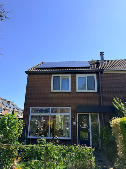 Mooi project afgerond. Een Sigenergy Offgrid gateway met Sigenergy Thuisbatterij met 13 DMEGC full black 465 wp zonnepanelen. Een Sigenergy Offgrid gateway met Sigenergy Thuisbatterij met 13 DMEGC full black 465 wp zonnepanelen. Mooi PowerSave Company project afgerond!