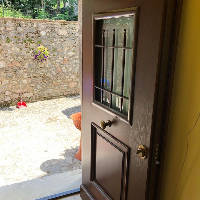 porta blindata con vetro