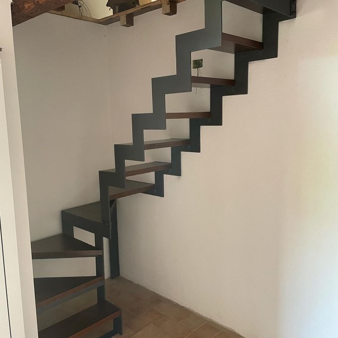 scala interna in ferro