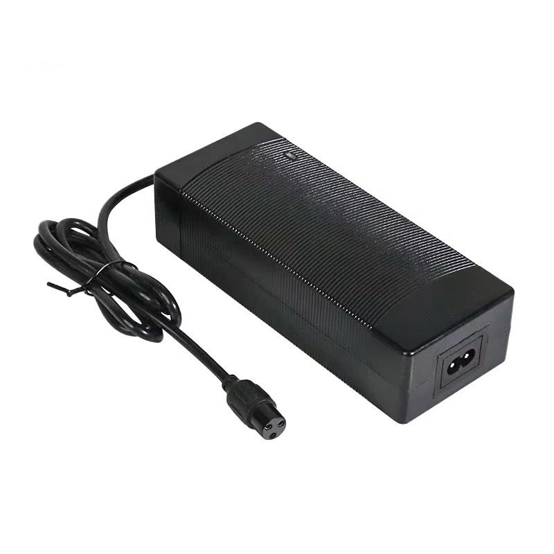 Fatbike acculader  3pins aansluiting 56.4V 2A