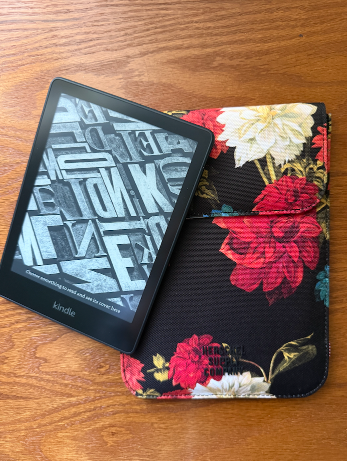 Kindle Paperwhite & Floral Herschel Case