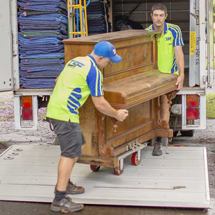 Sensitive freight transport including pianos and heavy items by TSF