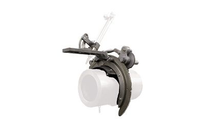 A pipe clamp is attached to a white pipe on a white background.