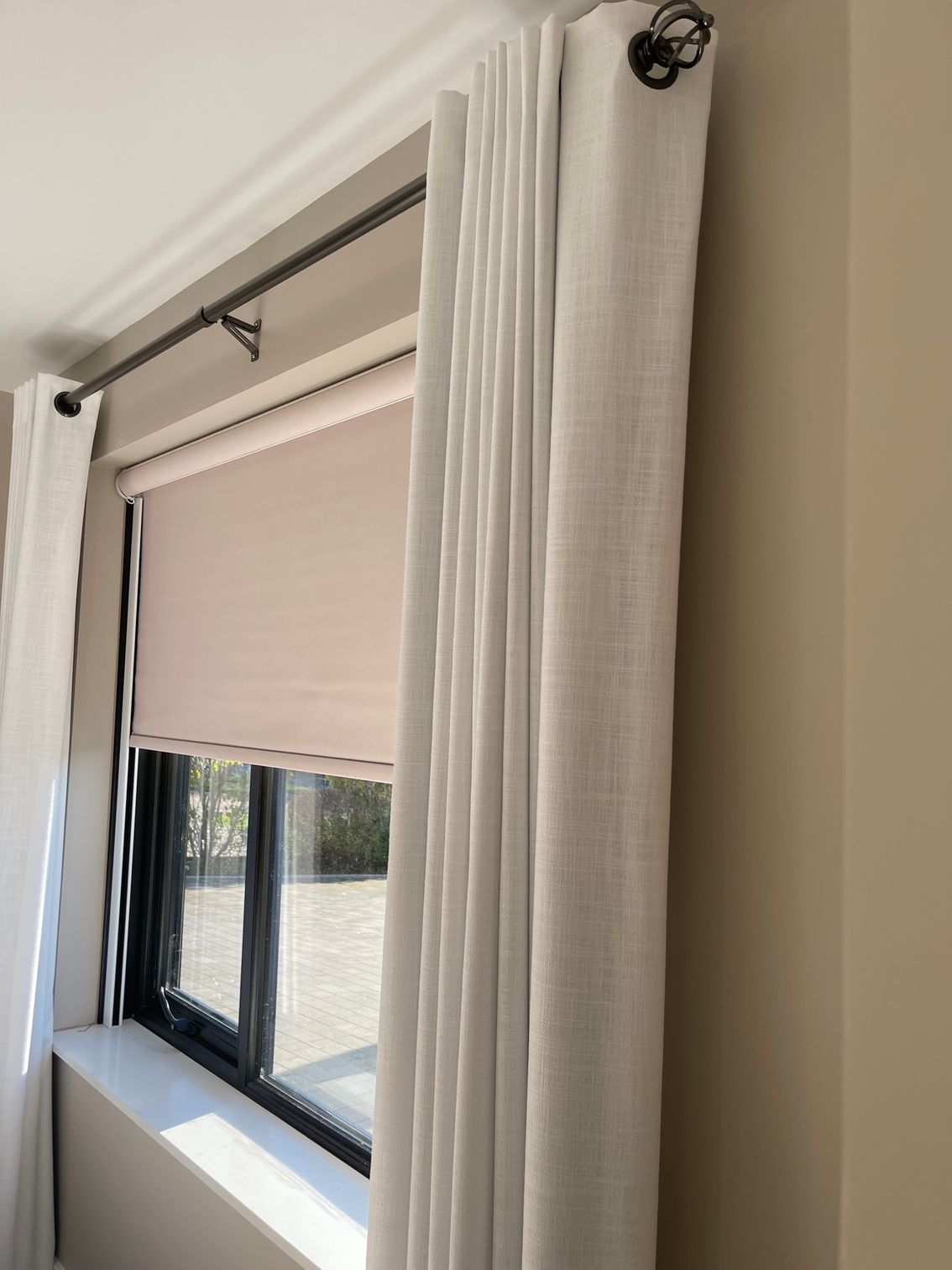 Motorised roller blinds