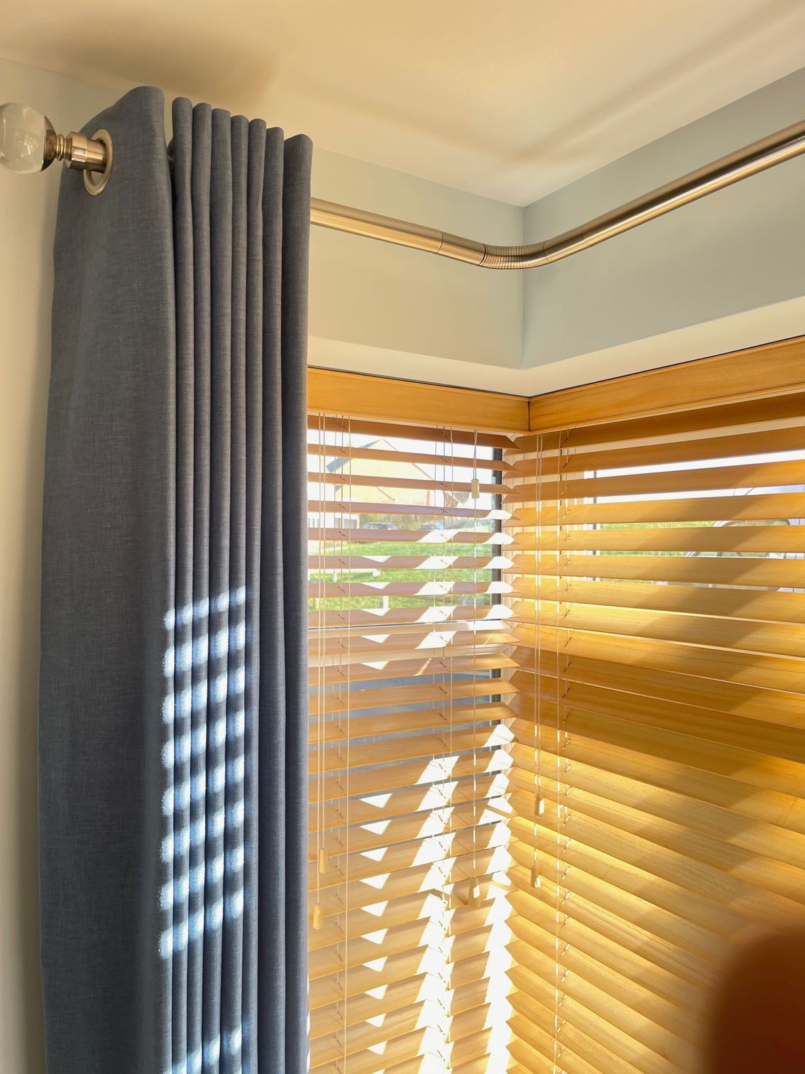 Fitting a Curtain pole for Eyelet curtains in a newbuild house