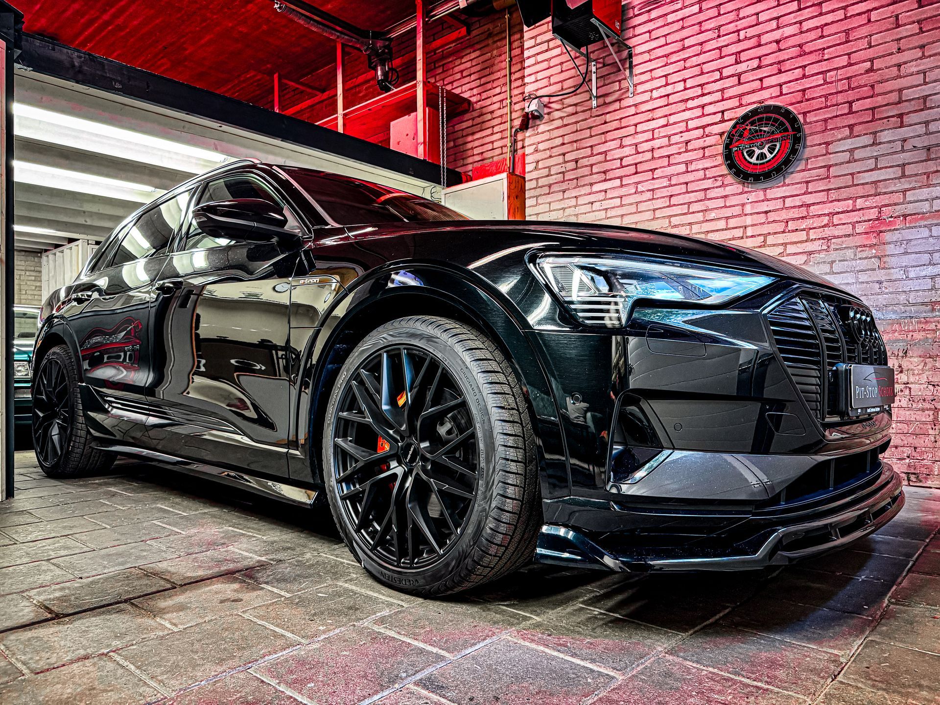 AUDI ETRON MAXTON DESIGN