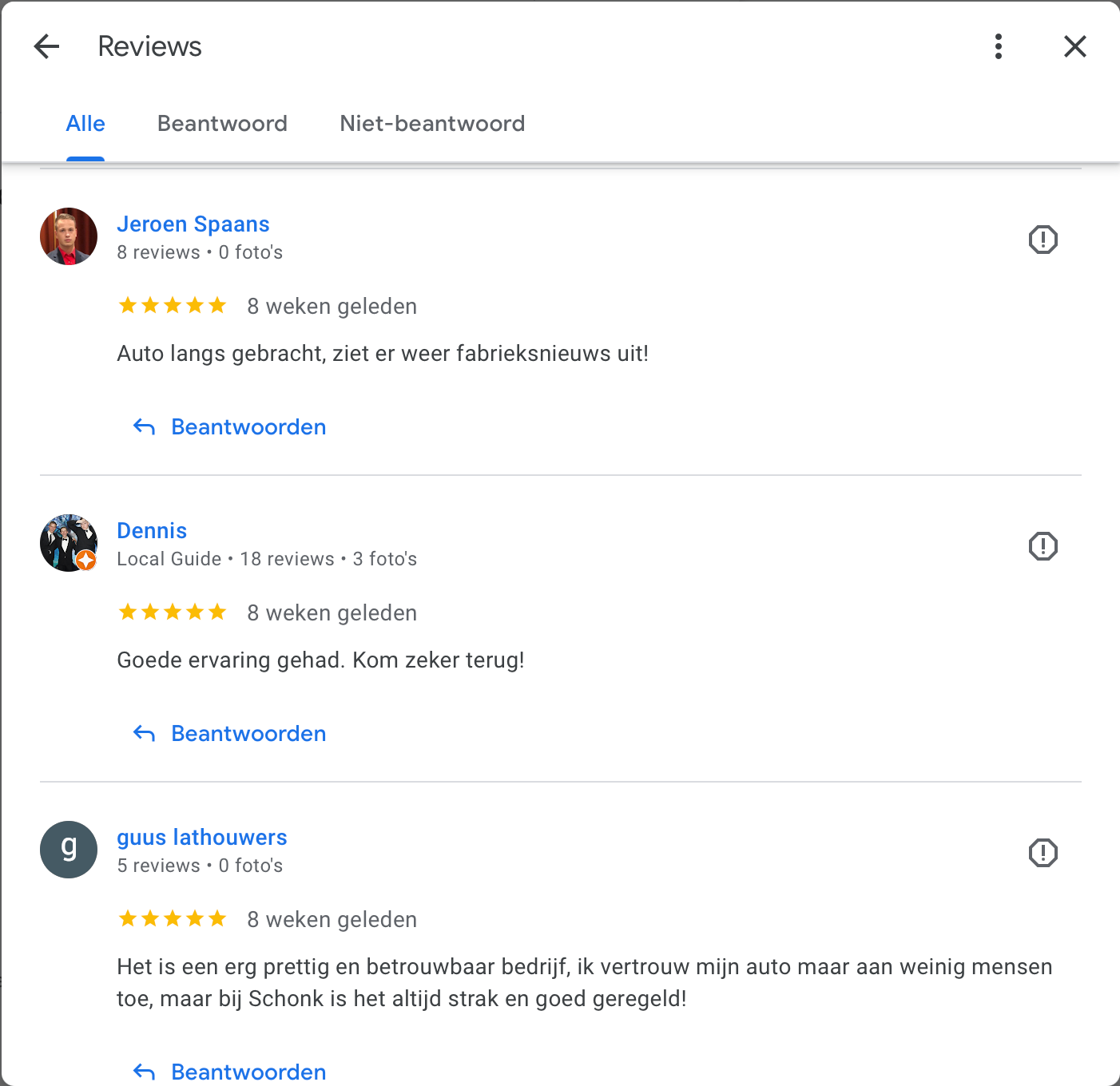 Een screenshot van een Google-recensiepagina met een foto van een auto.