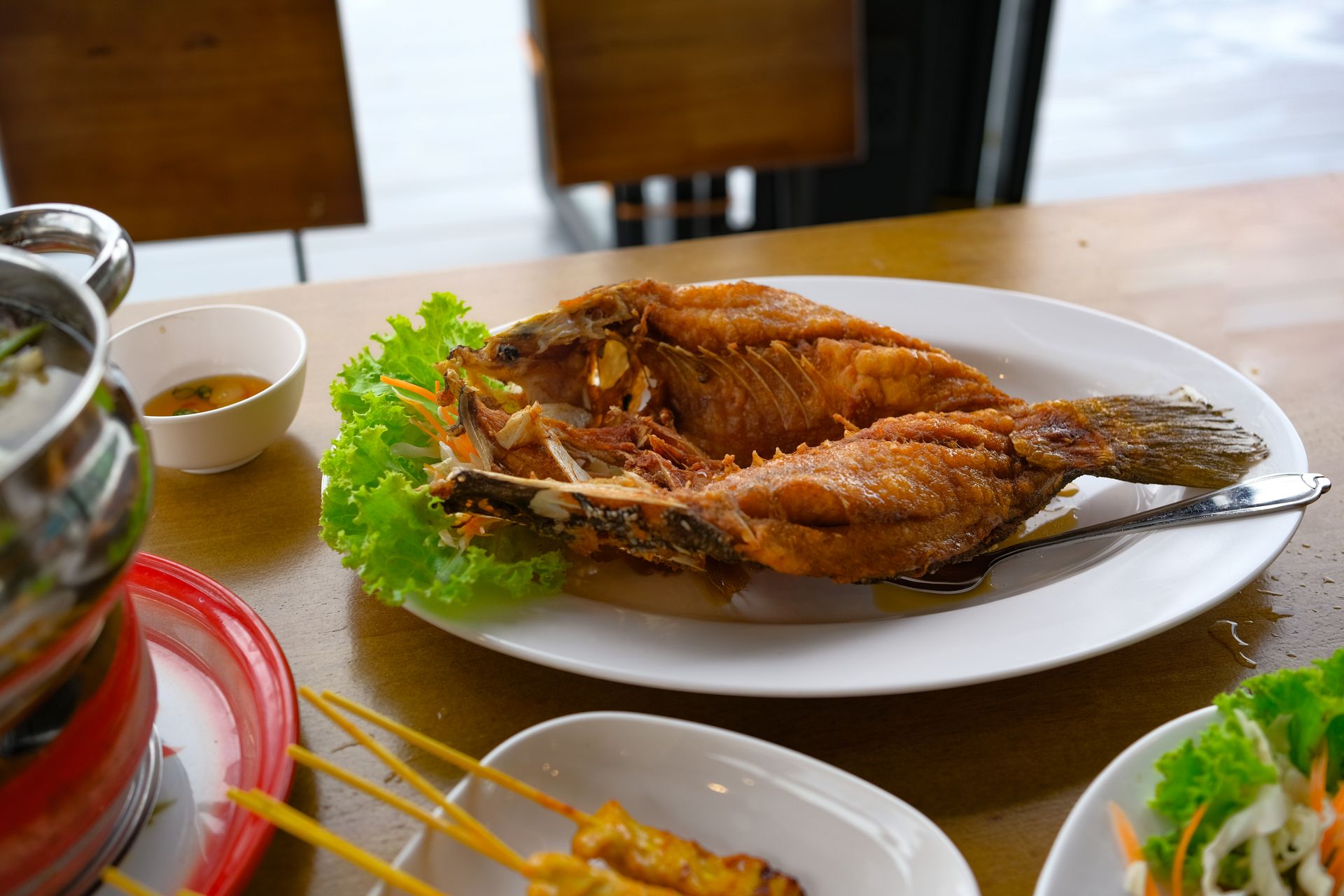 ภัตตะ ปลากะพง ทอดน้ำปลา