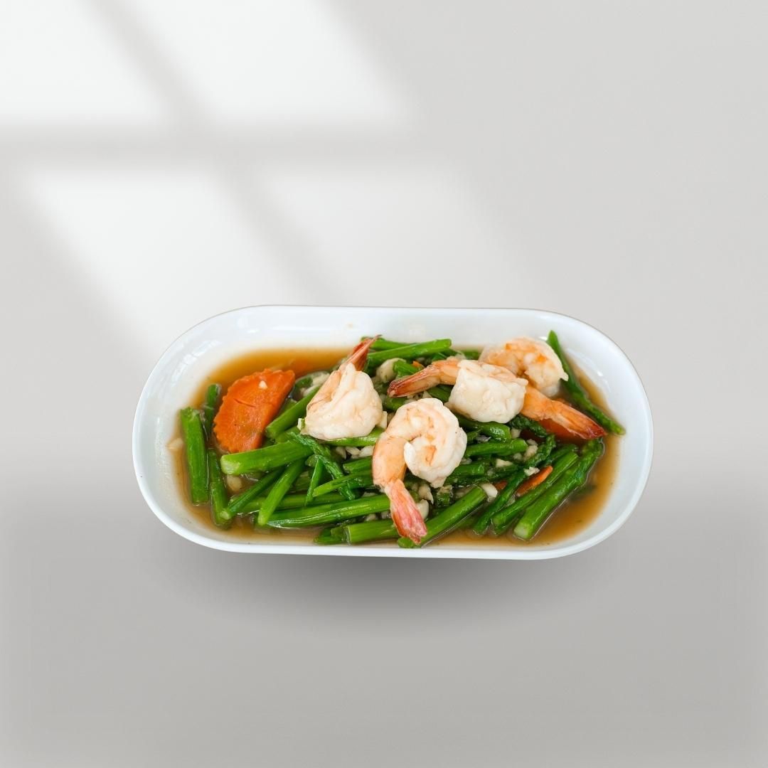 ผัดหน่อไม้ฝรั่งกุ้ง