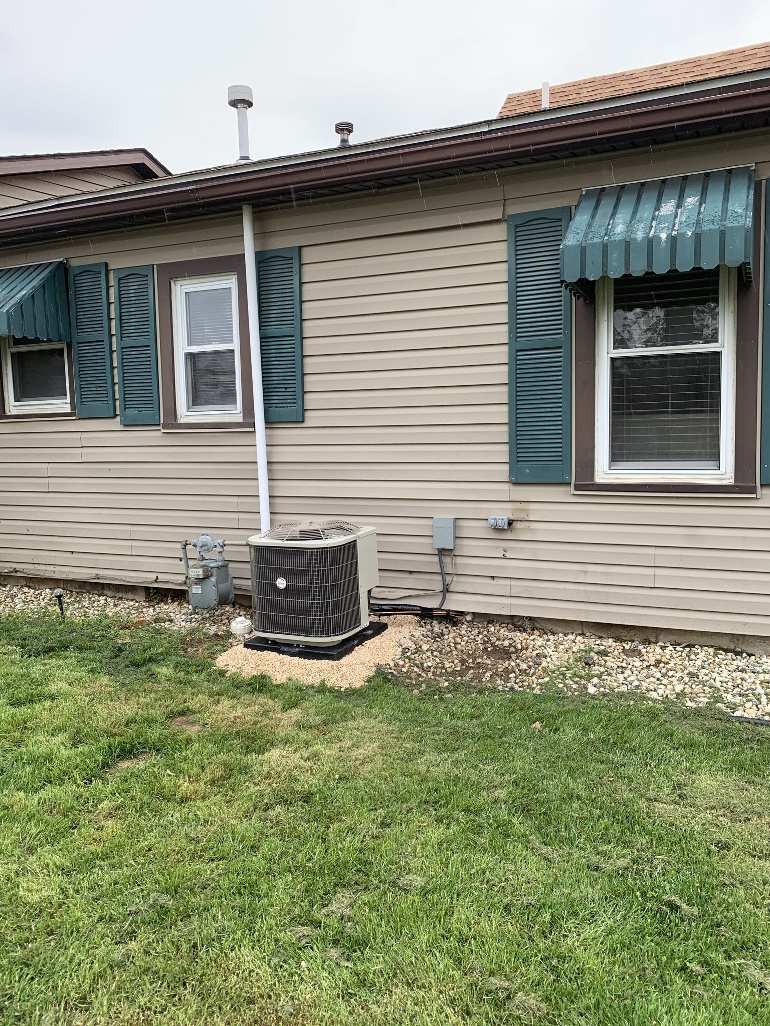 New Heat Pump Unit for Modern House — Spencerville, OH — Matt’s Heating & Cooling LLC
