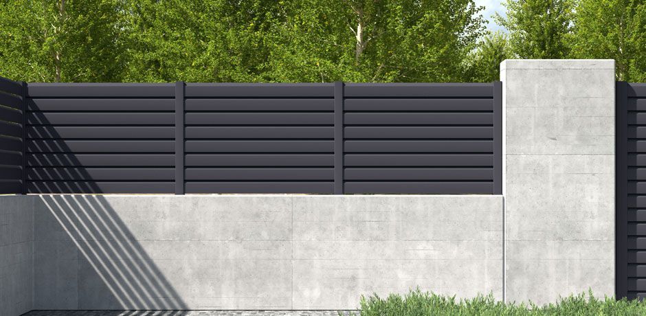 Valla Dlimity Apolo aluminio. Valla de ocultación. Lamas y postes de aluminio gris. Permiten el paso del aire. Valla para jardin, casa, finca, separacion de ambientes. 7 años de garantia. Fabricacion a medida, entrega en kit.