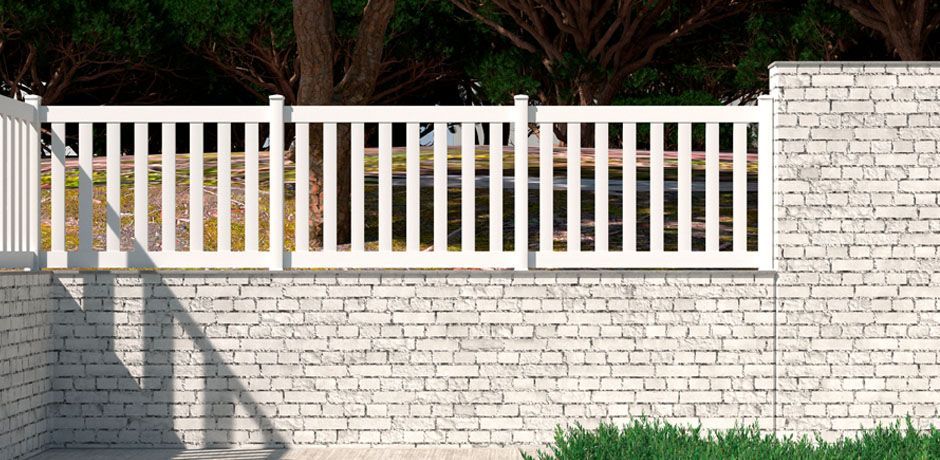 Valla PVC blanco Dlimity Ciclope. Sin mantenimiento. Valla abierta para jardin, casa, finca, piscina, separacion de ambientes. Lamas y postes de PVC. 20 años de garantia. Fabricacion a medida, entrega en kit.