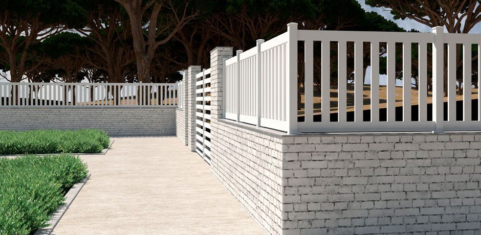 Valla PVC blanco Dlimity Ciclope. Sin mantenimiento. Valla abierta para jardin, casa, finca, piscina, separacion de ambientes. Lamas y postes de PVC. 20 años de garantia. Fabricacion a medida, entrega en kit.
