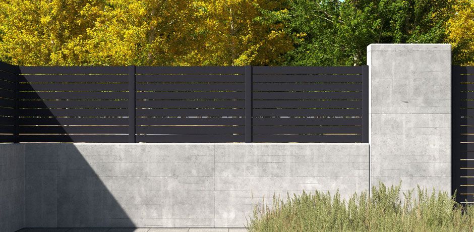 Valla Dlimity Horizon 010 aluminio. Valla abierta. Lamas y postes de aluminio gris. Separación entre lamas 10 mm. Valla para jardin, casa, finca, separacion de ambientes. 7 años de garantia. Fabricacion a medida, entrega en kit.