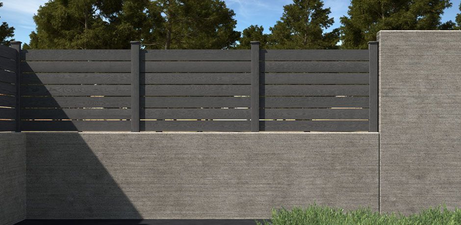 Valla Dlimity Nature Xtra 010. Sin mantenimiento. Valla abierta con lamas y postes de madera sintética (WPC) color antracita. Lamas separadas 10 mm. Valla abierta para jardin, casa, finca, separacion de ambientes. 5 años de garantia. Fabricacion a medida, entrega en kit.
