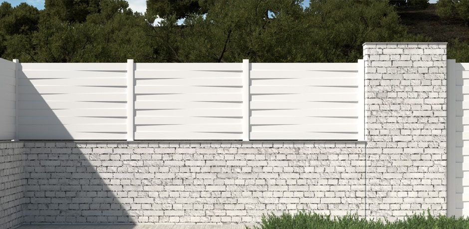 Valla Dlimity Scala Cross PVC blanco. Valla de ocultación. Postes de aluminio blanco y lamas de PVC blanco cruzadas. Valla para jardin, casa, finca, separacion de ambientes. 20 años de garantia. Fabricacion a medida, entrega en kit.